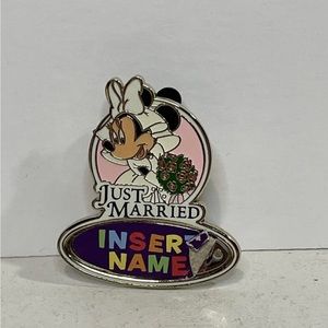 Disney Pin Trading 2008 Minnie Mouse Just Married Blank Name Tag Pin